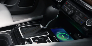 gear shift in a 2022 Jeep Compass