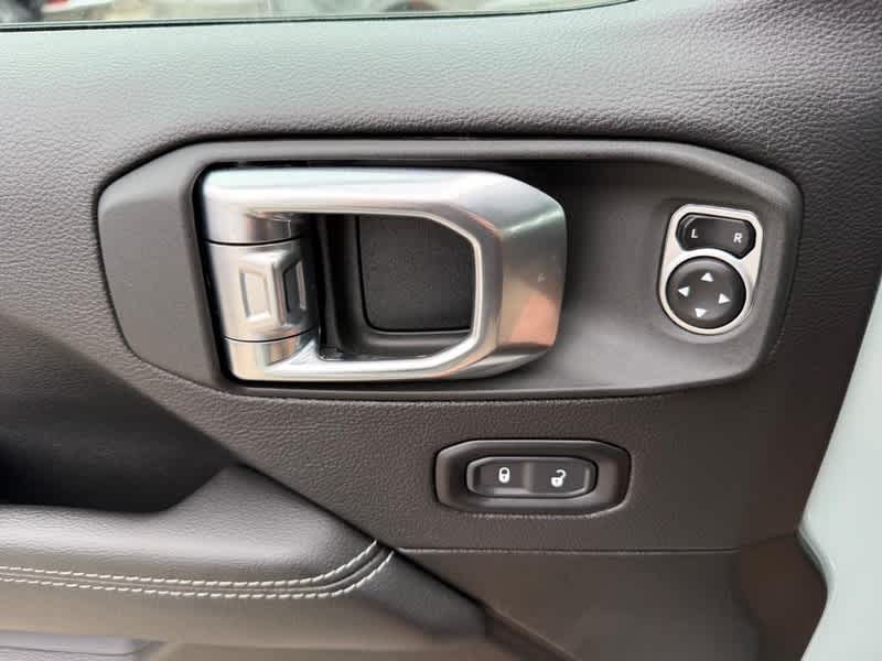 2023 Jeep Wrangler 4-Door Sahara 4x4