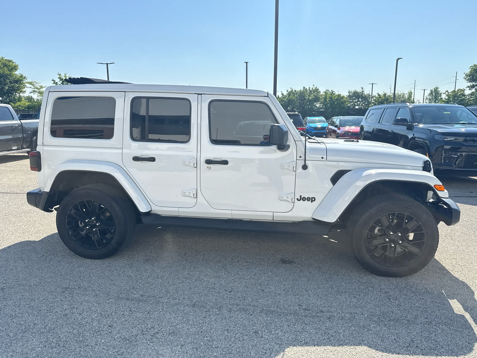 2023 Jeep Wrangler 4xe Sahara - 4x4