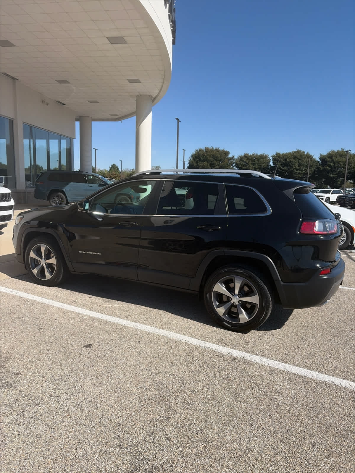 2019 Jeep Cherokee Limited FWD