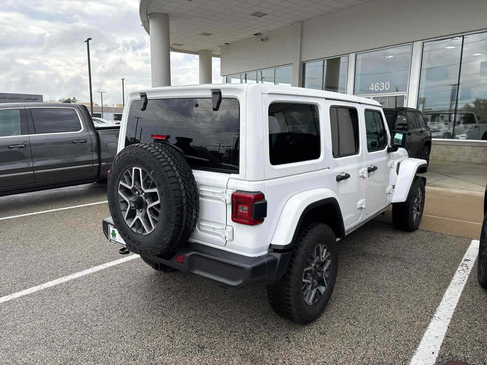 2025 Jeep Wrangler 4-Door Sahara 4x4