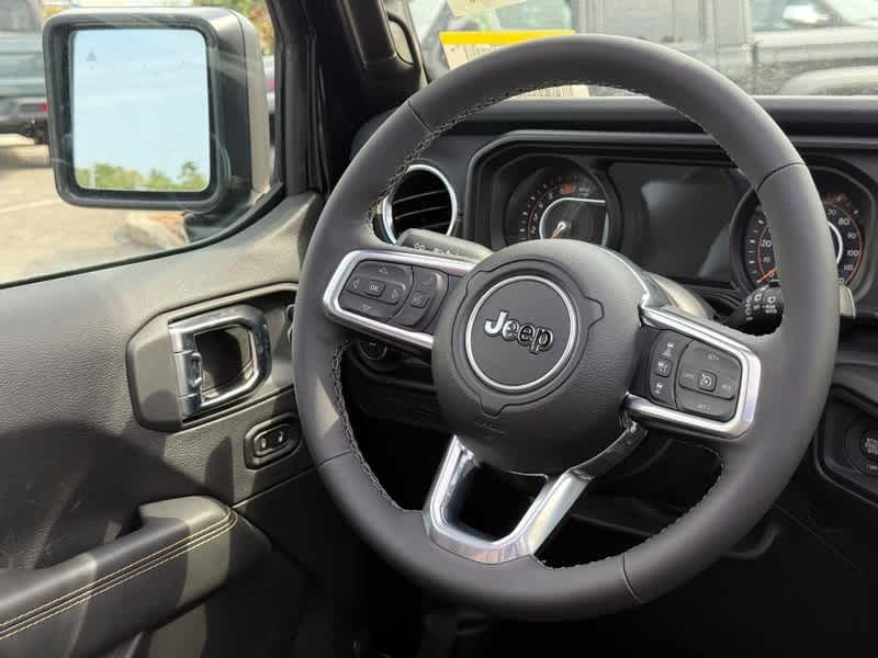 2025 Jeep Wrangler 4-DOOR SAHARA