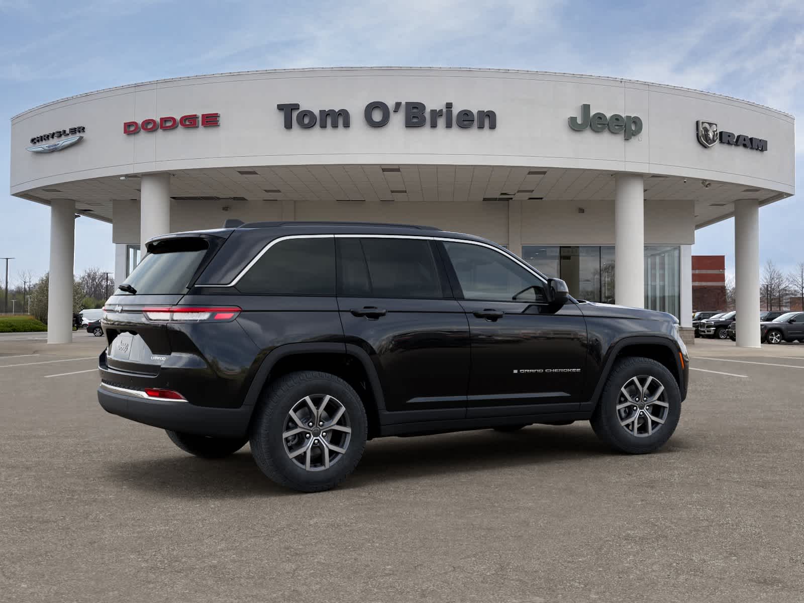 2027 Jeep Grand Cherokee LAREDO X 4X4