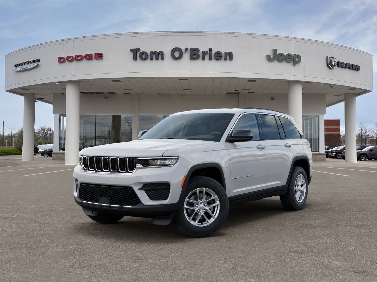 2026 Jeep Grand Cherokee LAREDO X 4X4