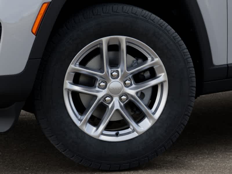2026 Jeep Grand Cherokee LAREDO X 4X4