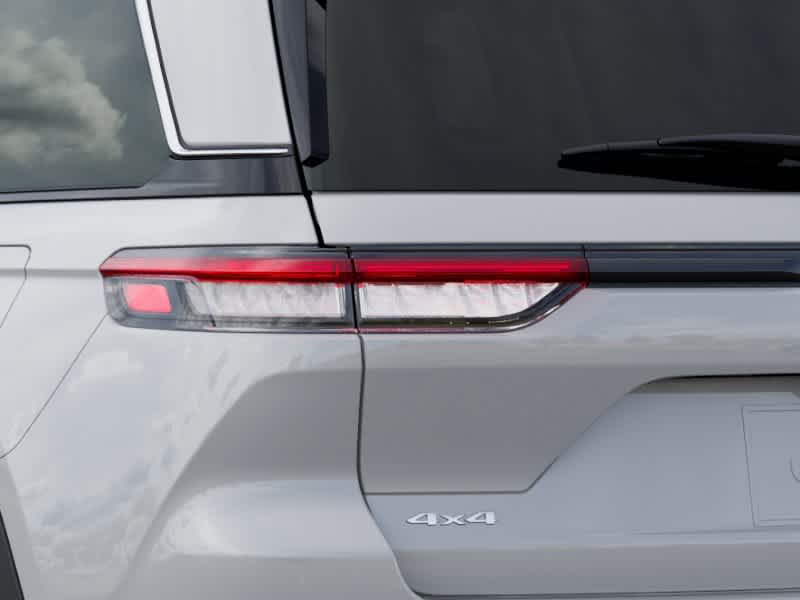 2026 Jeep Grand Cherokee LAREDO X 4X4
