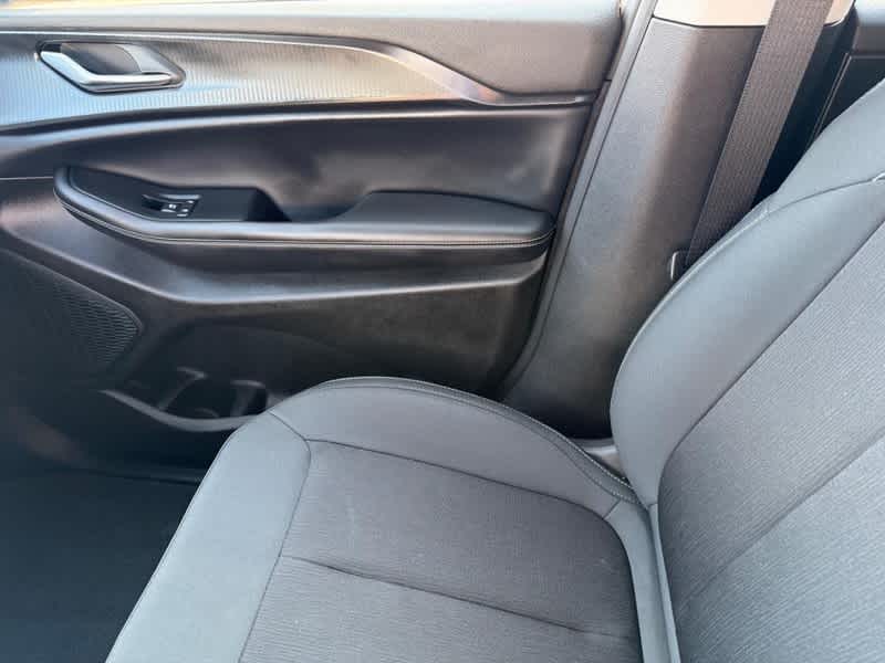 2023 Jeep Grand Cherokee Laredo X 4x4