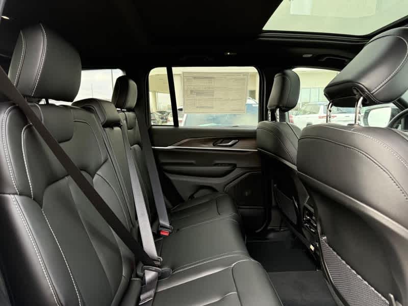 2025 Jeep Grand Cherokee LIMITED 4X4