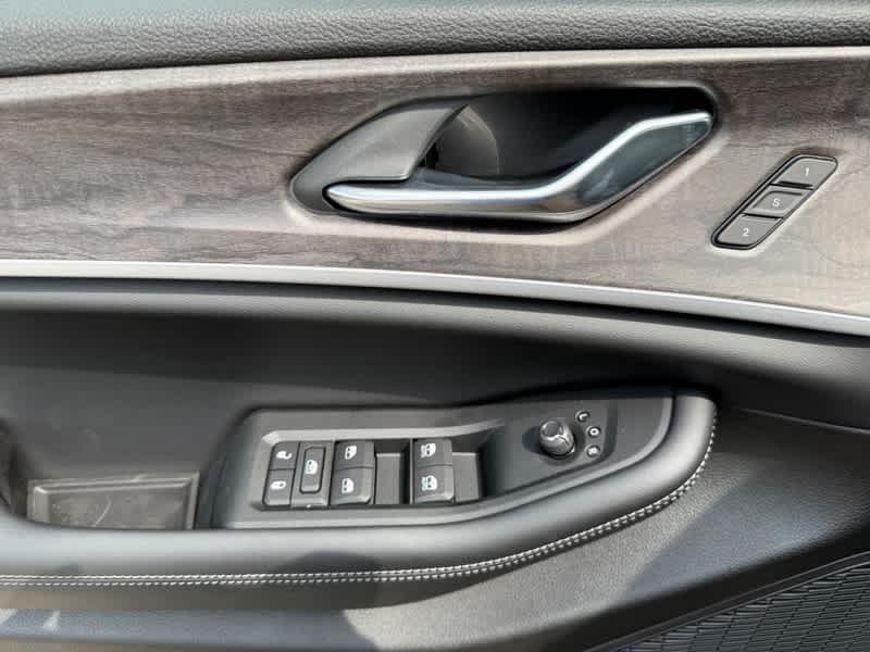 2025 Jeep Grand Cherokee LIMITED 4X4