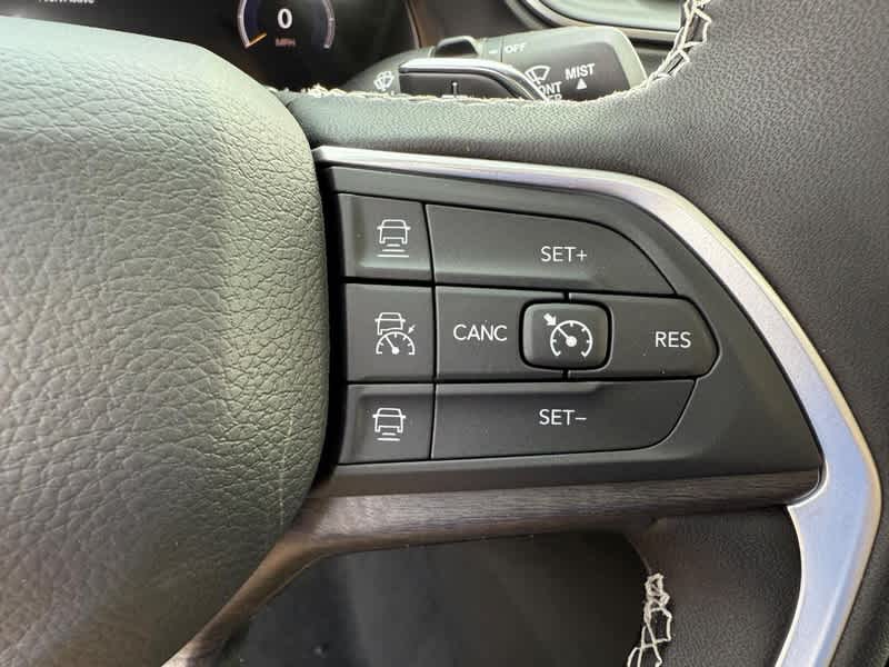 2025 Jeep Grand Cherokee LIMITED 4X4