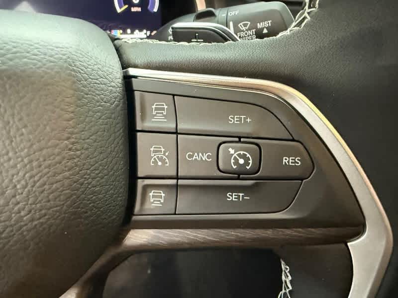 2025 Jeep Grand Cherokee LIMITED 4X4