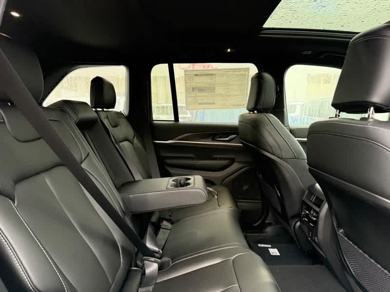 2025 Jeep Grand Cherokee LIMITED 4X4