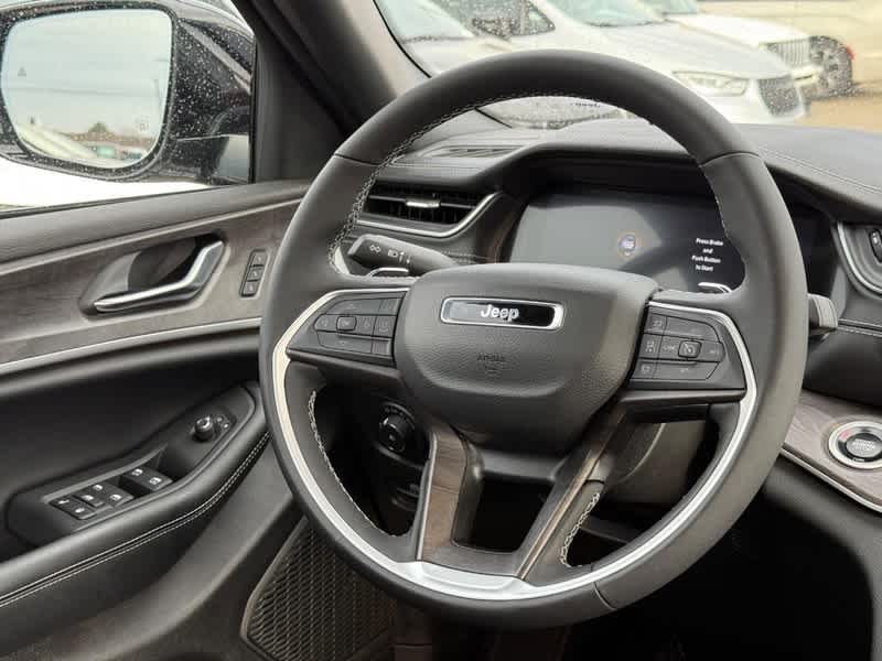 2025 Jeep Grand Cherokee LIMITED 4X4