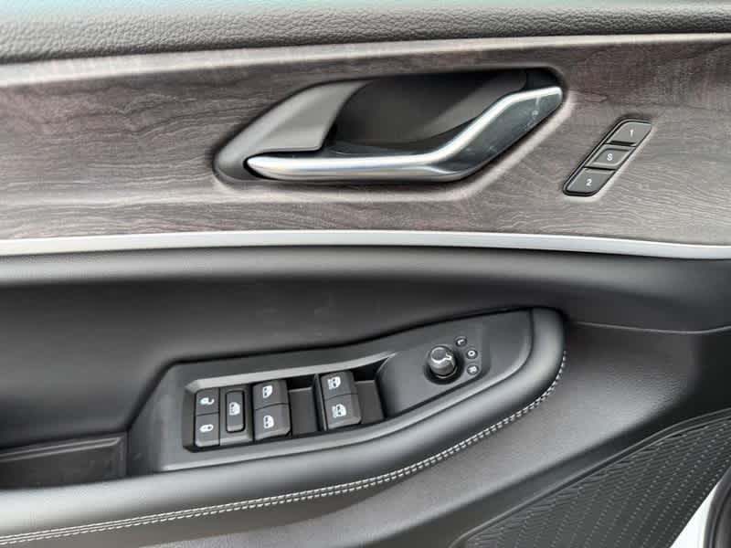 2025 Jeep Grand Cherokee LIMITED 4X4