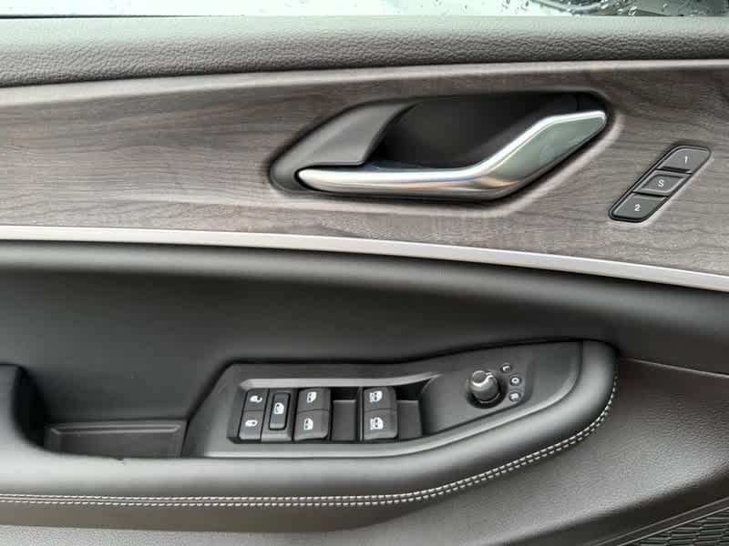 2025 Jeep Grand Cherokee LIMITED 4X4