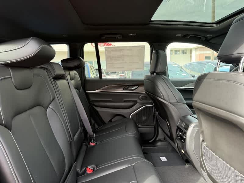 2026 Jeep Grand Cherokee LIMITED 4X4