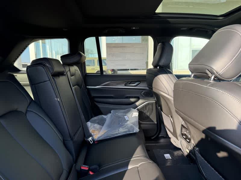 2026 Jeep Grand Cherokee LIMITED 4X4