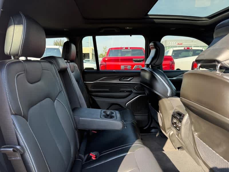 2024 Jeep Grand Cherokee Overland - 4x4