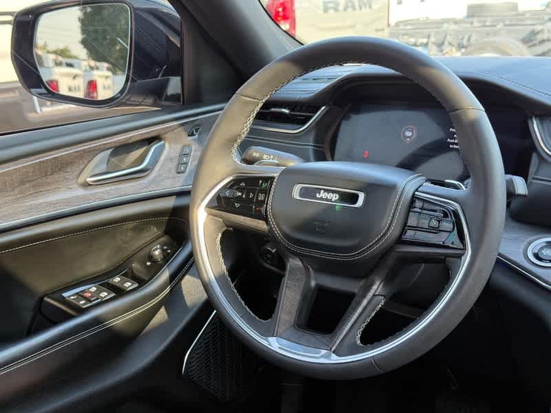 2024 Jeep Grand Cherokee Overland - 4x4