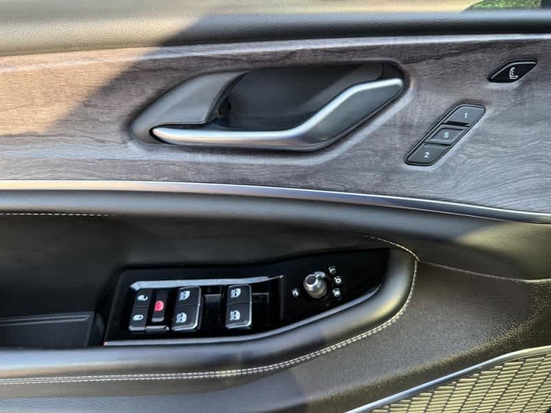 2024 Jeep Grand Cherokee Overland - 4x4
