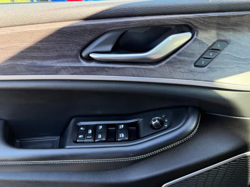 2022 Jeep Grand Cherokee L Limited 4x4