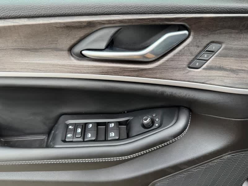 2025 Jeep Grand Cherokee L L LIMITED 4X4