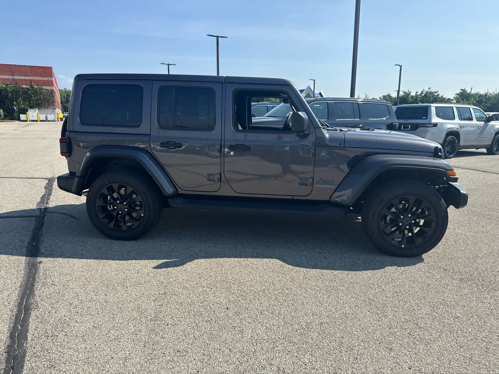 2025 Jeep Wrangler 4xe Sahara - 4x4