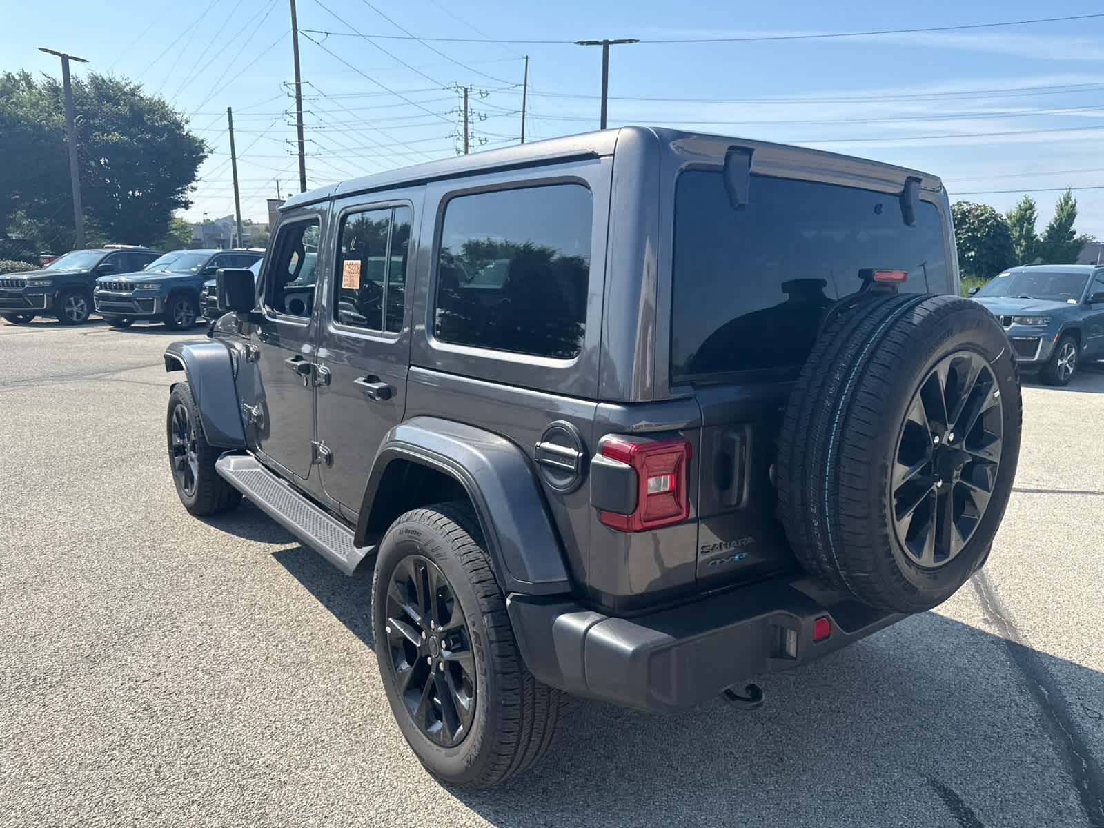 2025 Jeep Wrangler 4xe Sahara - 4x4