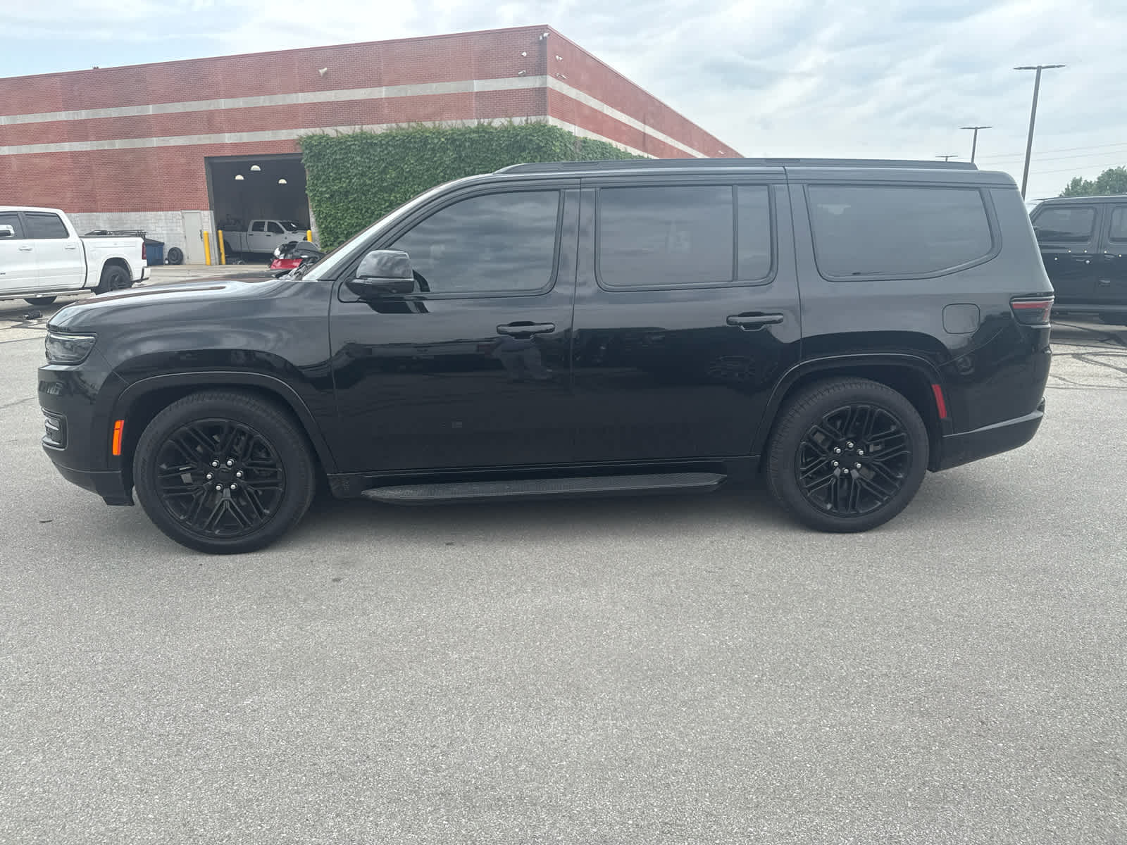 2024 Jeep Wagoneer Series II Carbide 4x4