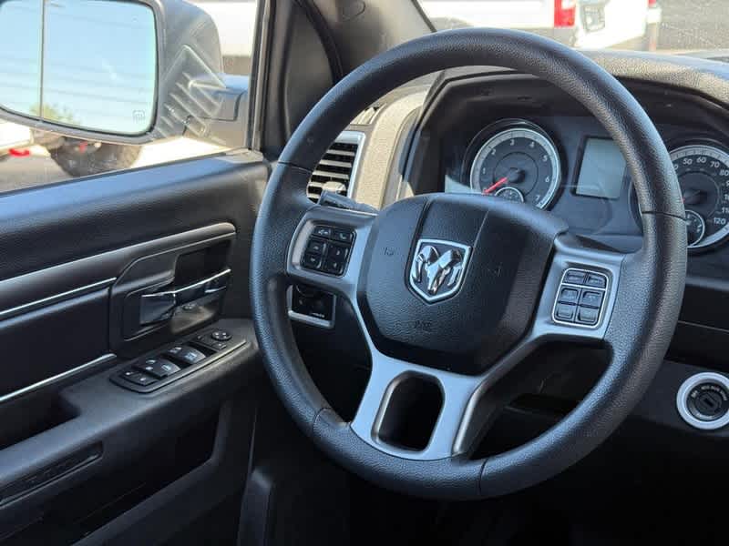 2024 RAM 1500 Classic Warlock Crew Cab 4x4 5'7' Box