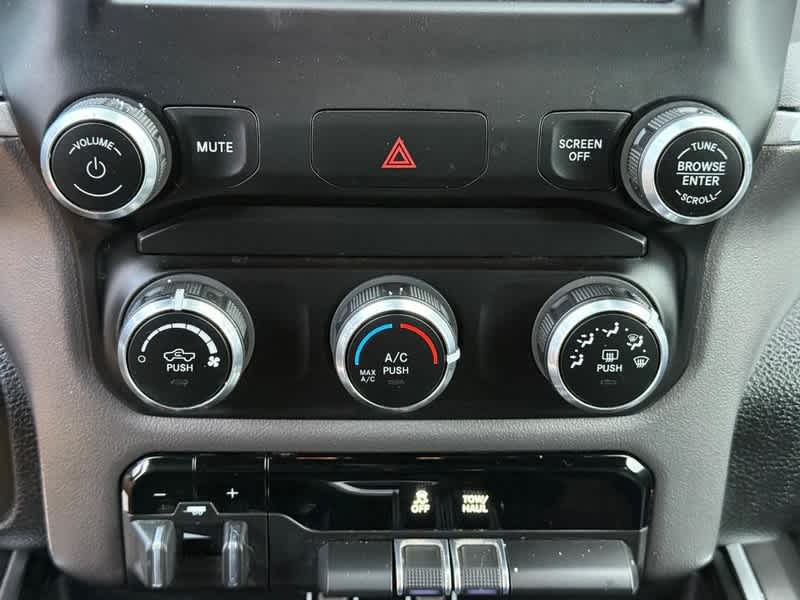 2022 RAM 1500 Big Horn Crew Cab 4x4 5'7' Box