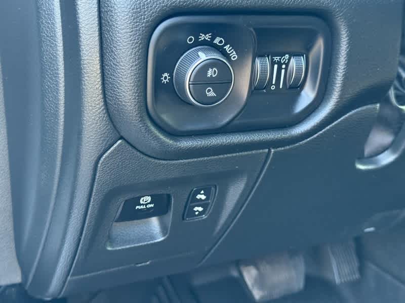 2023 RAM 1500 Laramie Crew Cab 4x4 5'7' Box