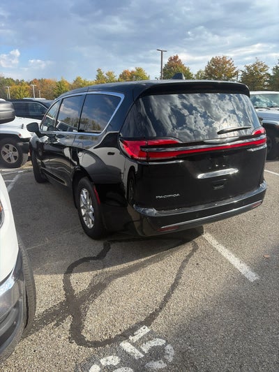 2025 Chrysler Pacifica Select