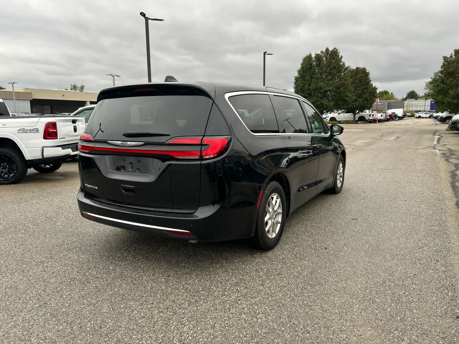 2024 Chrysler Pacifica Touring L