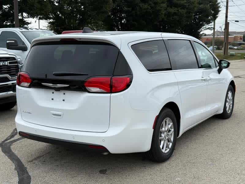 2026 Chrysler Voyager LX