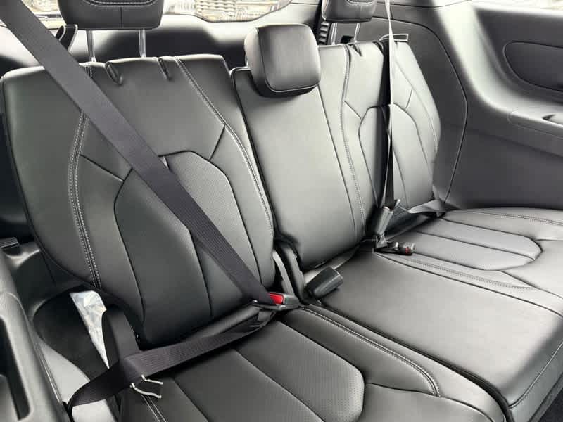 2026 Chrysler Voyager LX