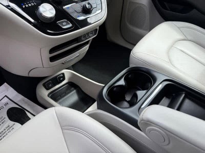 2021 Chrysler Voyager LXI