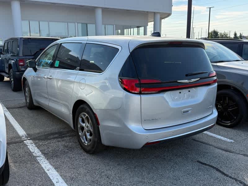 2024 Chrysler Pacifica Limited - FWD
