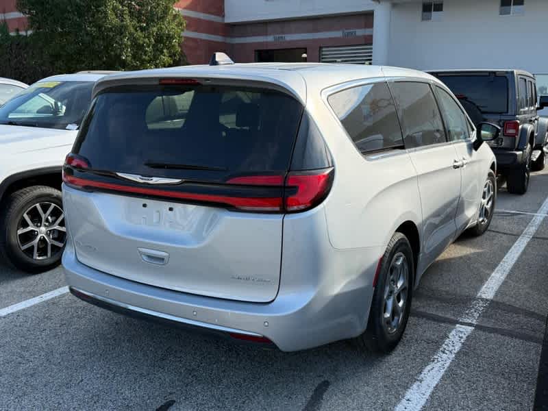 2024 Chrysler Pacifica Limited - FWD