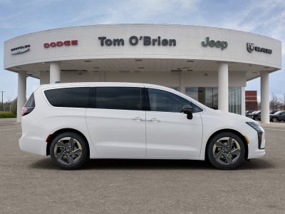 2027 Chrysler Pacifica LIMITED