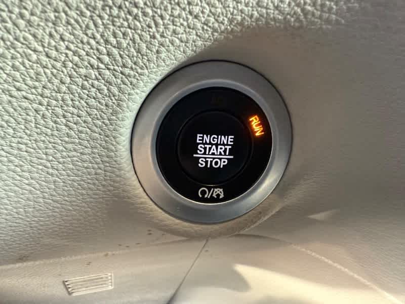 2024 Chrysler Pacifica Select