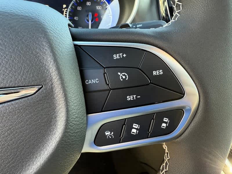 2026 Chrysler Pacifica SELECT AWD