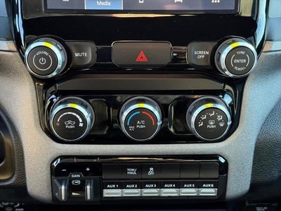 2025 RAM 2500 Tradesman Crew Cab 4x4 6'4' Box