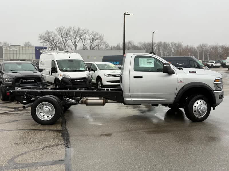 2026 RAM 5500 Chassis Cab RAM 5500 TRADESMAN CHASSIS REGULAR CAB 4X4 84' CA