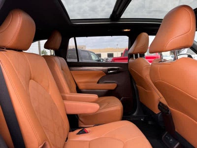2021 Toyota Highlander Hybrid Platinum