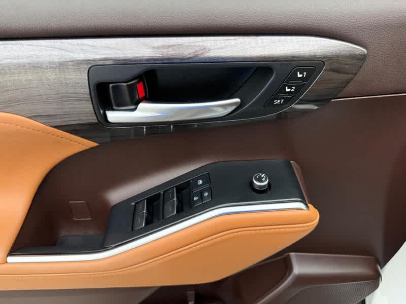 2021 Toyota Highlander Hybrid Platinum
