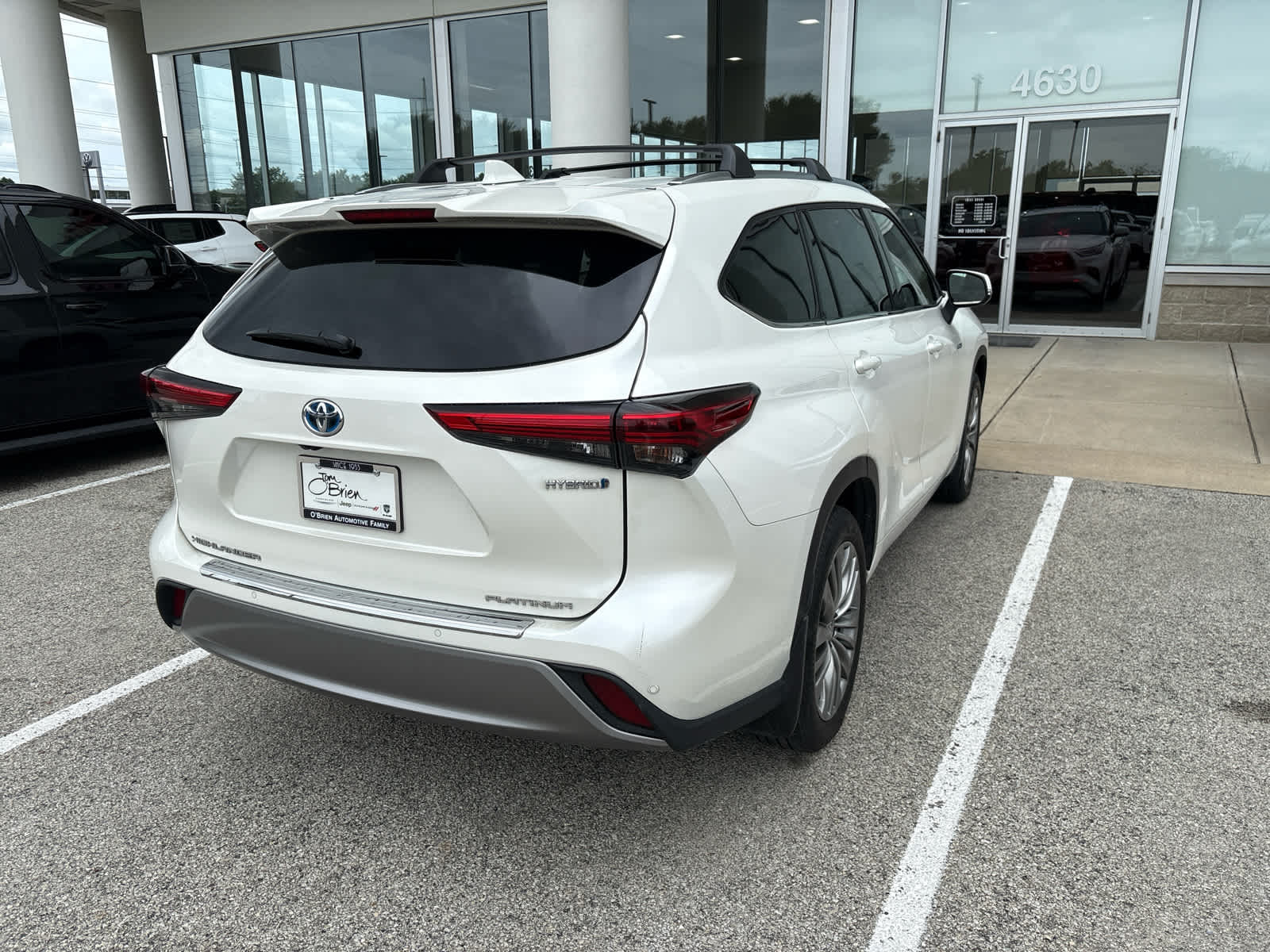 2021 Toyota Highlander Hybrid Platinum