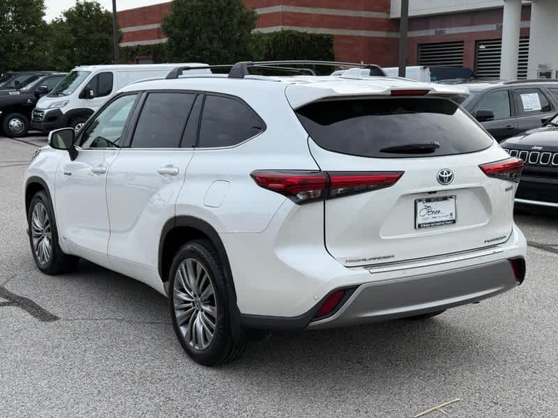 2021 Toyota Highlander Hybrid Platinum