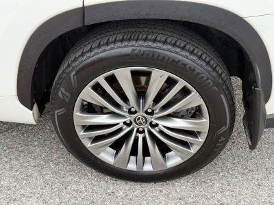 2021 Toyota Highlander Hybrid Platinum