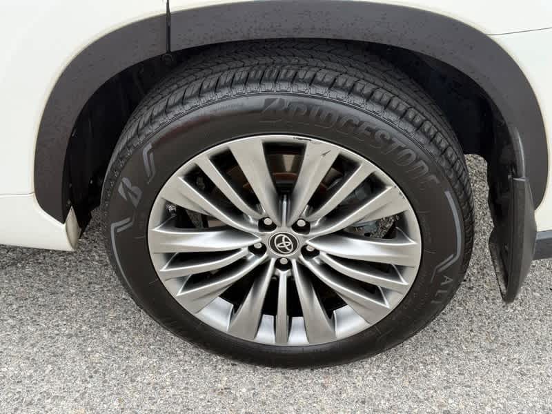 2021 Toyota Highlander Hybrid Platinum